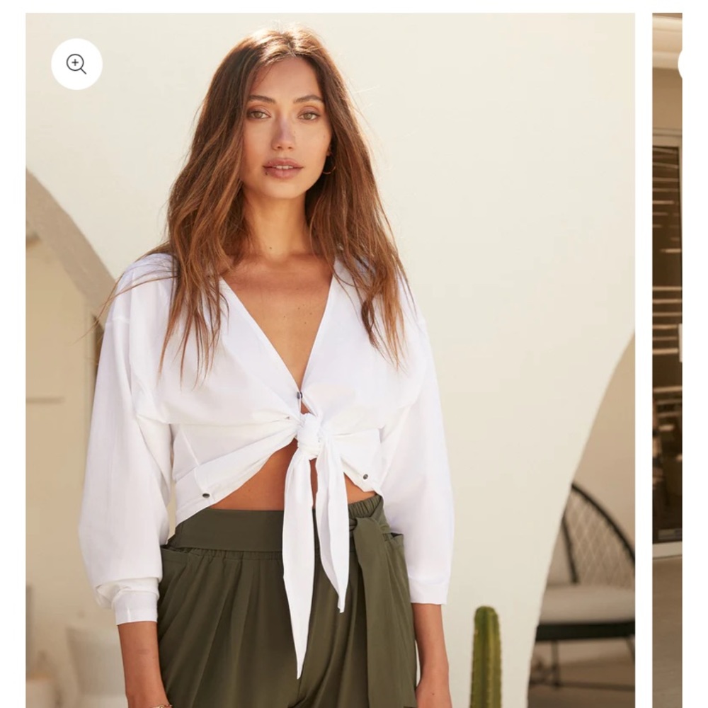 ADAY that’s a wrap top size XS in white